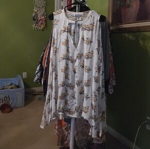 Vizio White and Yellow Floral Blouse